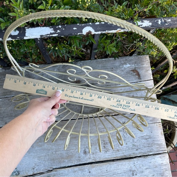 Vintage wire wall basket cottage farmhouse decor - Picture 6 of 6